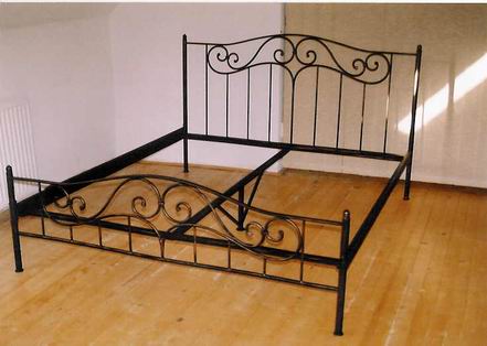 Kované postele